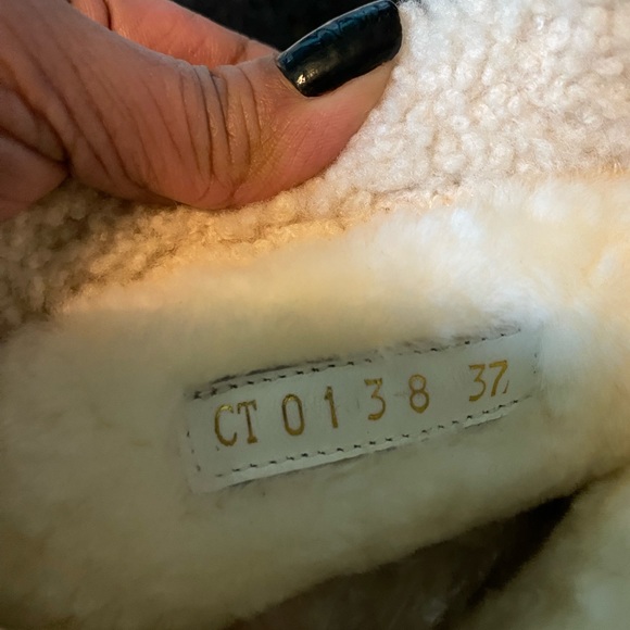 excellent condition but has been worn or used,no signs of wear or defects.. - Picture 2 of 4